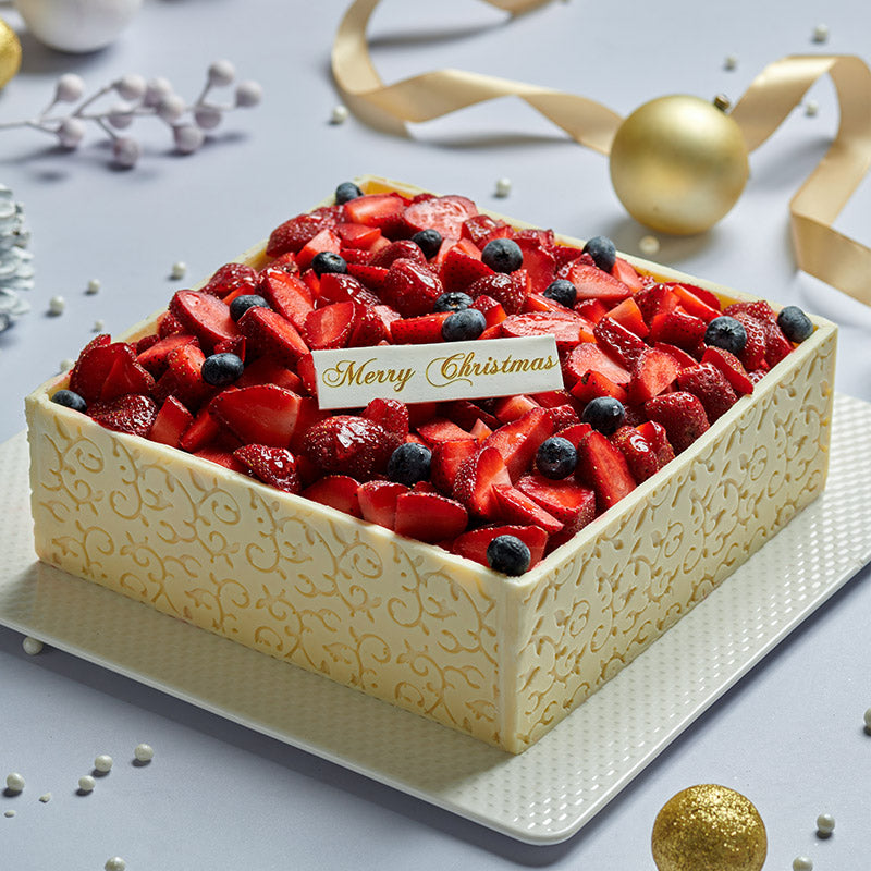 Christmas Strawberry Box Cake 20 cm *Available from Dec 15th. Reserve now